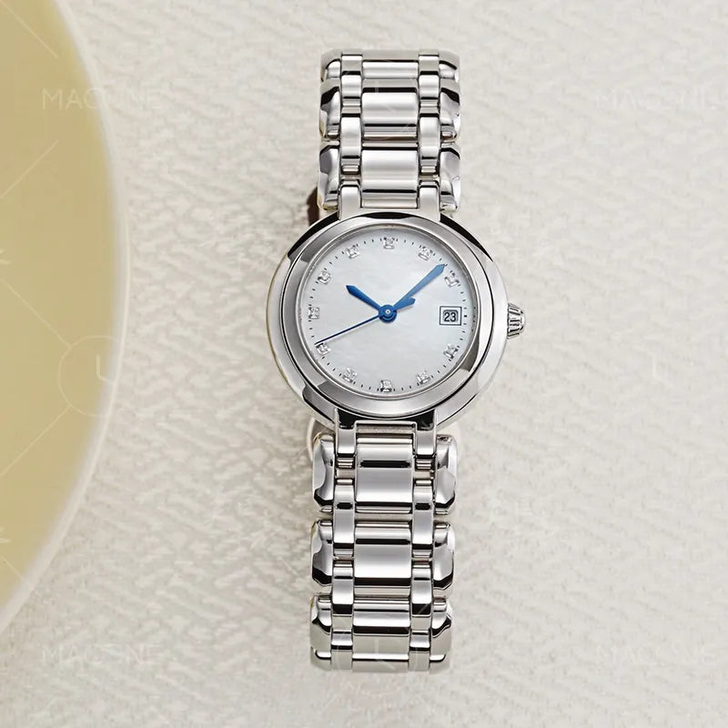心月石英女式手表。简单优雅。